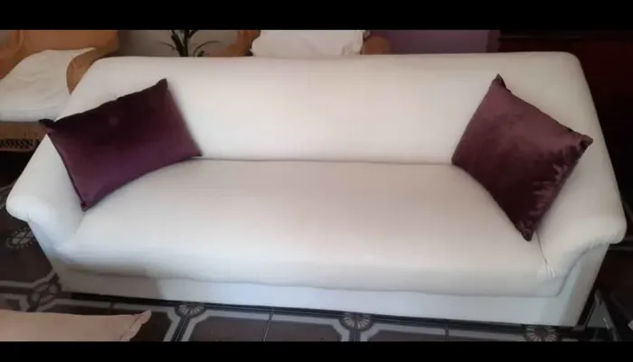 Sofá branco de courino
