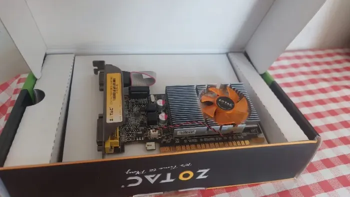 Placa de Video Nvidia Zotac GT610 