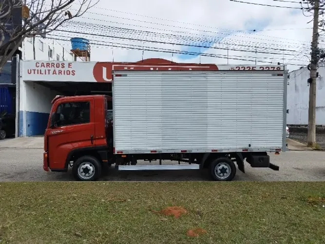 Volkswagen Delivery Express 2.8 Diesel + Baú Facchini