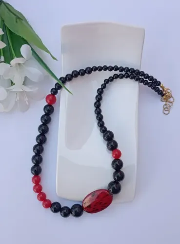 Colar Elegance Preto e Vermelho