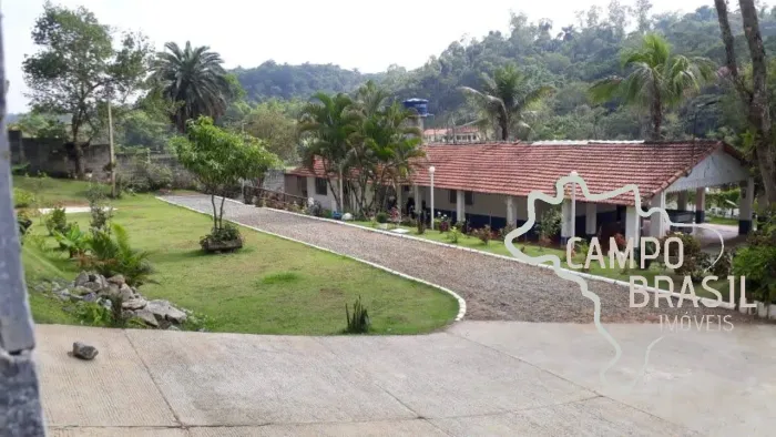 MARAVILHOSA CHÁCARA 9.000M² COM LAGO, CAMPO DE FUTEBOL E PISCINA EM GUARAREMA !