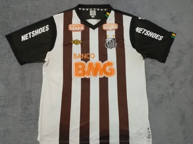 Camisa Oficial Santos Umbro 2011, #83 (Rodrigo), tamanho 2GG (63x80cm). Excelente!