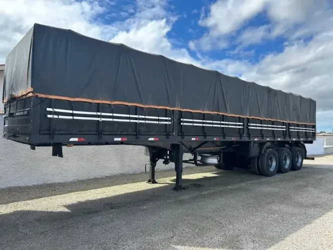 CARRETA FACHINNI 3 EIXOS ANO 2012