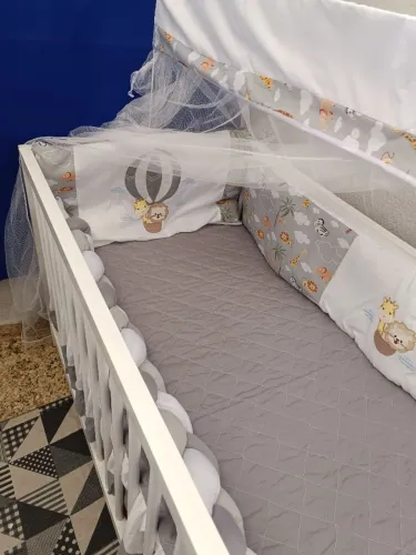 Berço novo nunca usado com kit berço