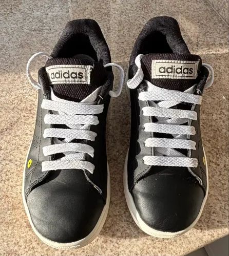 Tênis adidas infantil n. 29