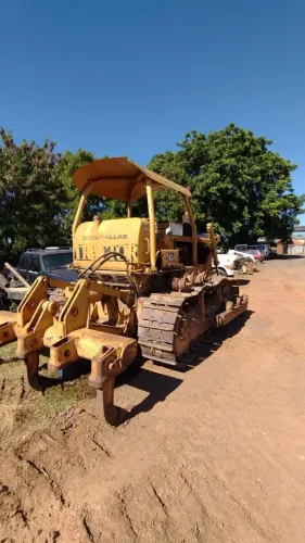 TRATOR DE ESTEIRA DE AÇO D6C 