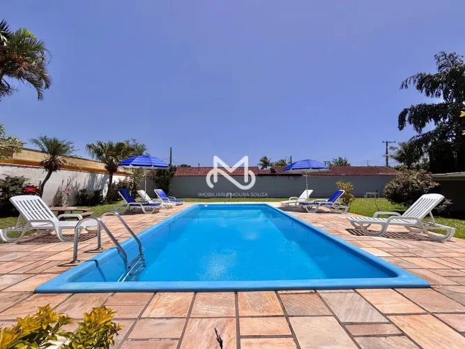 Casa para locação de temporada a 350m da praia no Jardim Indaiá