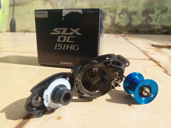 Carretilha Shimano SLX DC 151HG Esquerda