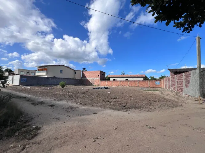 Terreno em Aldeia / Chá de Cruz