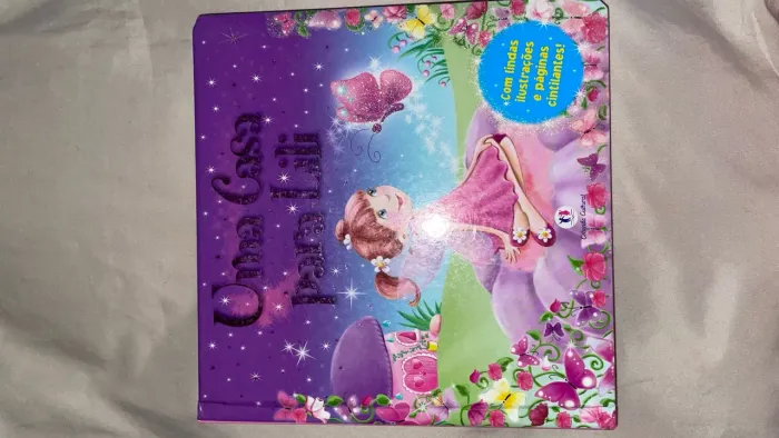 Livro infantil: Uma casa para Lili capa e paginas duras