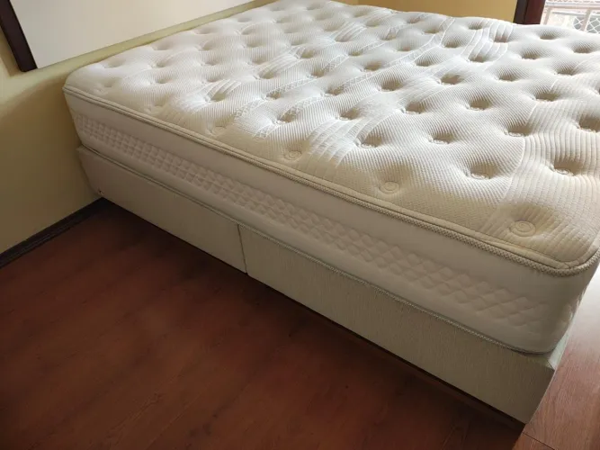 Cama box Queen com cabeceira