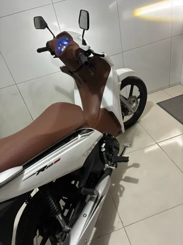 Moto nova revisada 1200 quilômetros rodados quitada,não aceito trocas