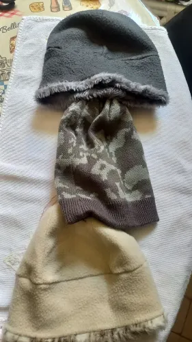 3 Gorros novos