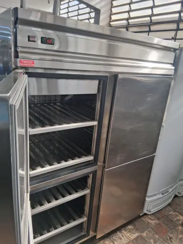 Câmara fria 4 portas, a pronta entrega