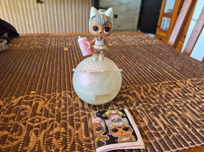 LOL Surprise Glam Glitter Kitty Queen