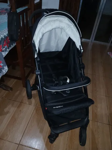 Kit bebê completo: carrinho+bebê conforto com capa e estofado+banheira+canguru