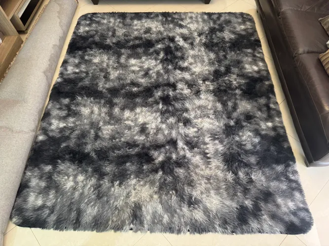 Tapete Pelucia Preto e Branco 2,30 x 1,95