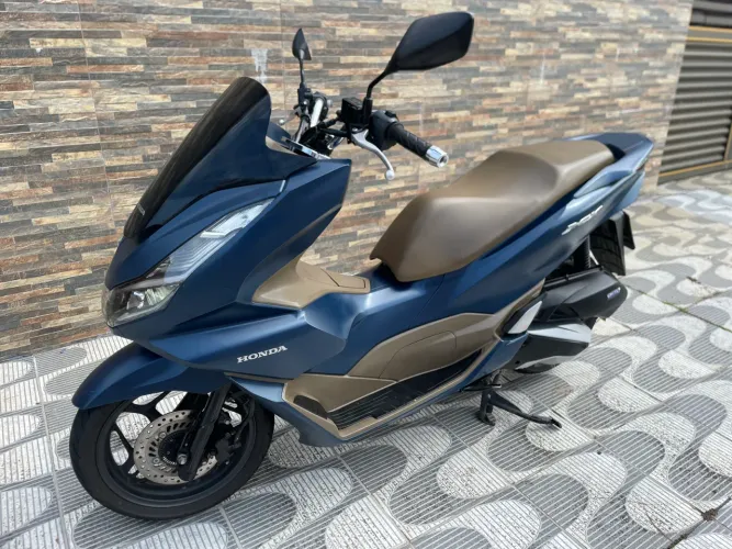 Honda PCX 2023 R$17.500