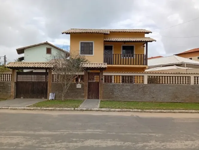 ALUGA-SE CASA VILA CAPRI, 3 QUARTOS