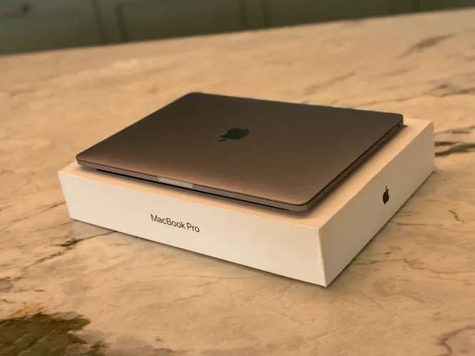 MacBook Pro M1 8Gb 512Gb Bateria 97% TOUCH BAR