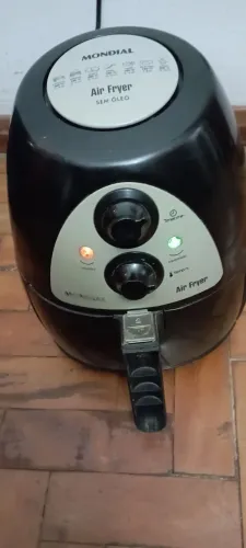 Air fryer mondial 110v, funcionando perfeitamente (detalhes esteticos)