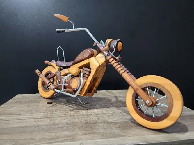 Motocicleta Miniatura Artesanal Decorativa ( 47cm largura x 23cm altura)