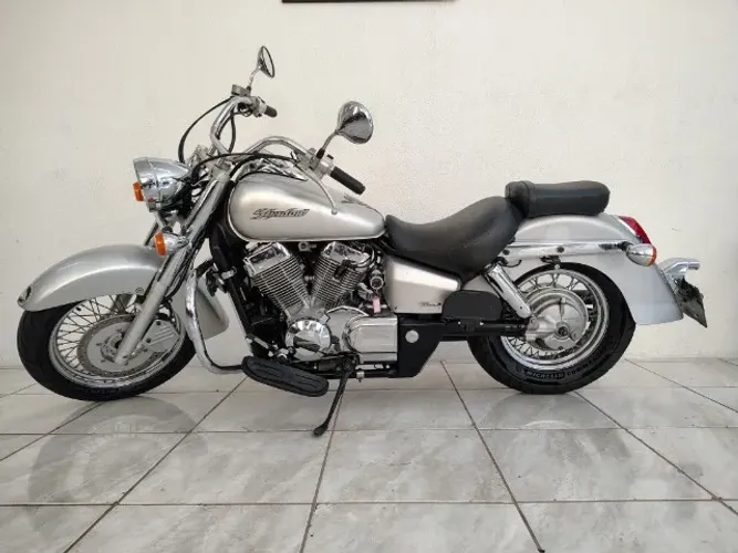 Honda Shadow 750 prata impecável