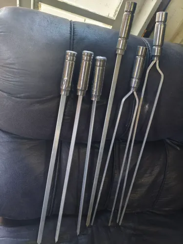 Espetos para churrasco novos 