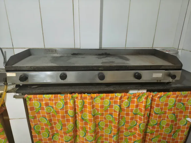 Chapa de lanche 4 queimadores 