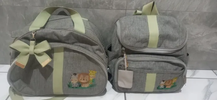 Bolsa saida maternidade termica em linho e bordada