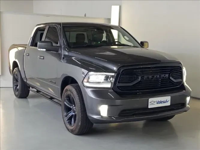 Ram Classic Laramie 5.7 V8 16V Gasolina 4X4 Aut. 2023