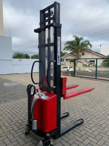 Empilhadeira elétrica 