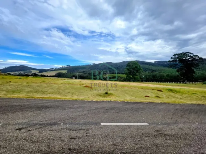 Excelente terreno á venda em condomínio fechado de alto padrão em Poços de Caldas MG.
