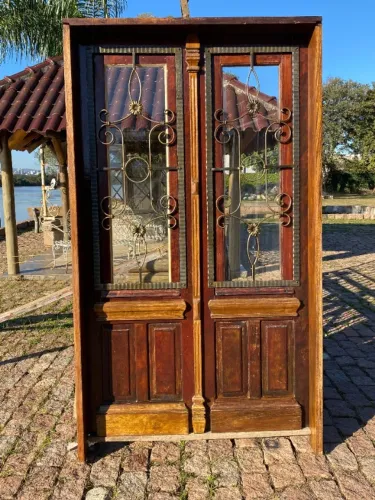 2 PORTAS FOLHAS DUPLAS MADEIRA MACIÇA LINDAS GRADES CADA
