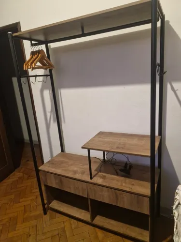 Guarda roupa aberto seminovo