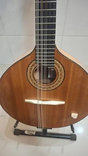 Bandolim 10 cordas - Luthier Eduardo Duque - em maple e tampo em abeto e escala em ébano.