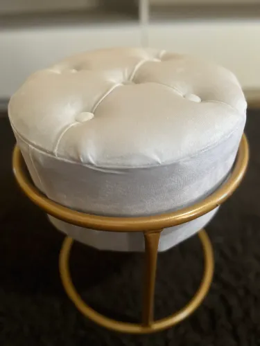 Puff Argola em Veludo - Charme,Conforto e Sofisticação para Seu Ambiente!