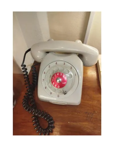 Telefone antigo  de disco 