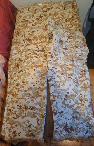 Calça camuflada deserto