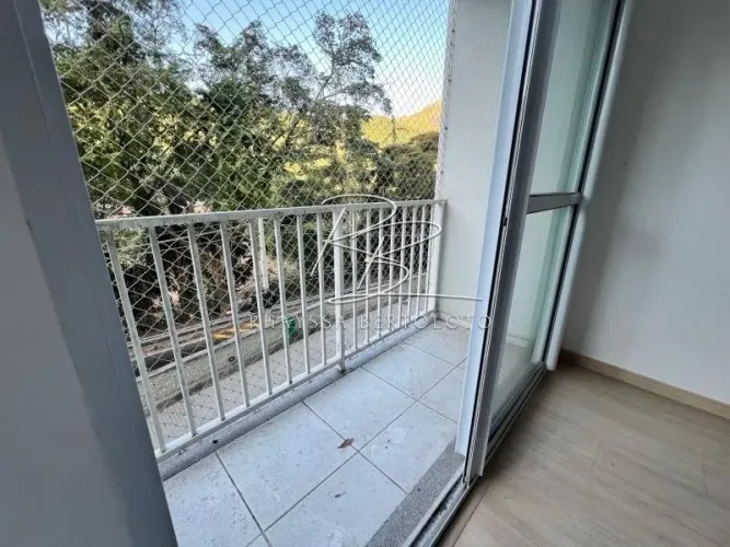 Apartamento em Nogueira com 2 quartos, Varanda e Segurança 24h