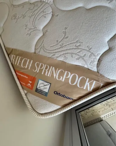 Cama Box + Colchão Ortobom Airtech Spring Pocket Semi Novo. De R$2.300,00 por R$1.599