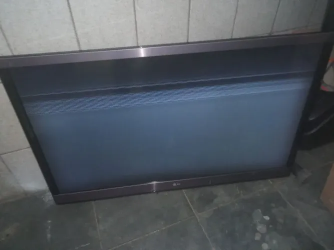 TV LG 47 polegadas com defeito