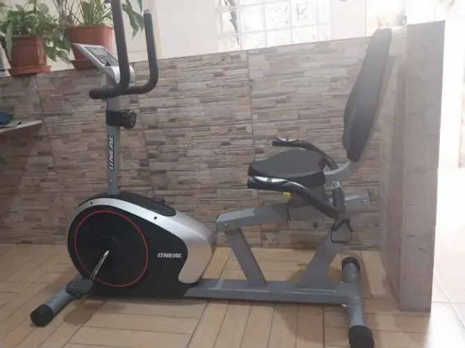 Bicicleta ergometrica semi nova grande torrrando !!!