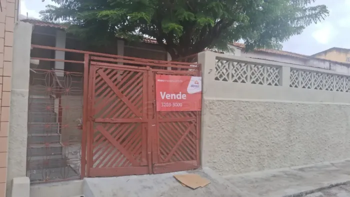VENDE-SE LINDA CASA! O SEU NOVO LAR ESTÁ AQUI!