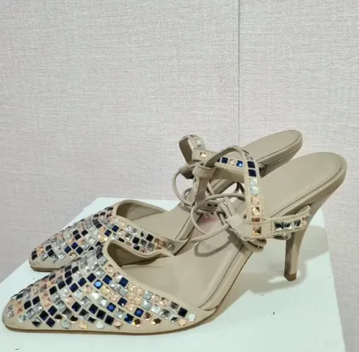 Scarpin slingback em couro de brilhos Carrano
