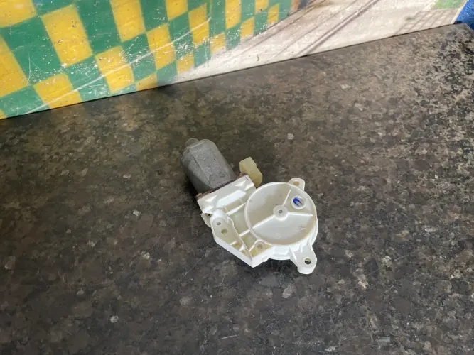 Motor engenho porta dianteira direita vw polo 2008 