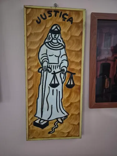 Quadro feito na madeira - Deusa da Justiça ? 