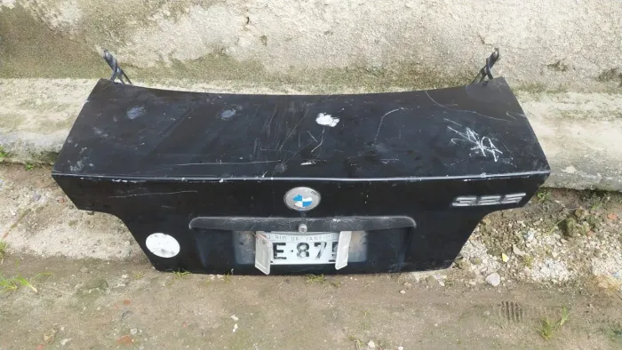 Vendo tampa da mala da BMW 235 ano 93