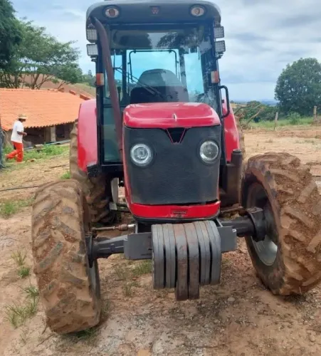 Trator Massey Fergusson 4275 2012