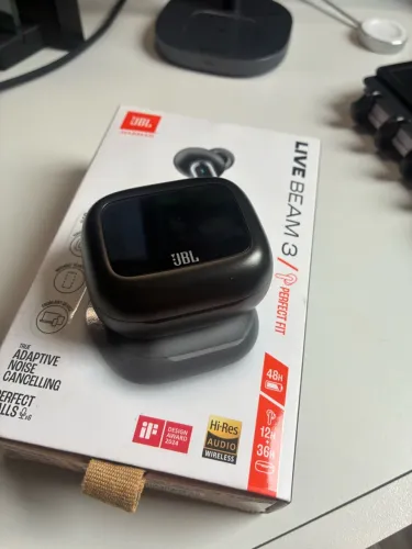 Fone de ouvido JBL Live Beam 3